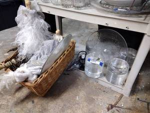 lot 154 image: Angel Tree Toppers and Dcor, Set of 3 Large Glass Paper Weights