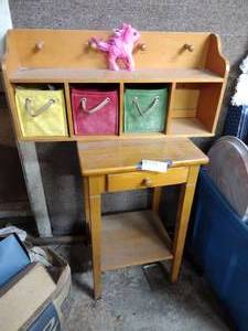 lot 380 image: Small End Table and Wall Shelf with Organizers