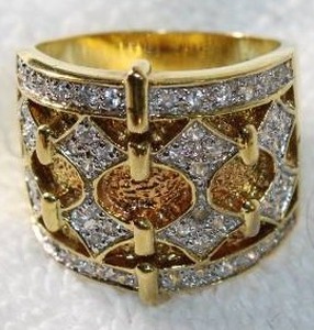 lot 225 image: Jewelry Sterling Silver two tone vermeil and crystal ring. Marked 925 Vana. Size 9 w box