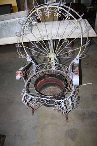 lot 476 image: Wire Peacock Chair Planter