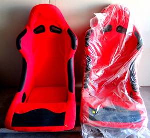 lot 5 image: CUSTOM RACING SEATS AS SHOWN