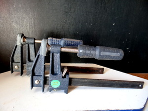 lot 29 image: PAIR OF RACHET CLAMPS