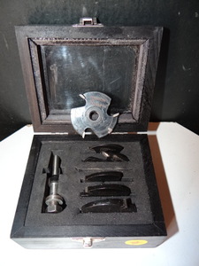 lot 32 image: WARRIOR - Carbide Tip Three-Wing Slotting Cutter Router Bit Set (6Pc)