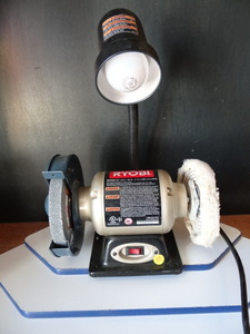 lot 50 image: RYOBI BENCH GRINDER WITH LIGHT & BUFFING WHEEL - WORKS