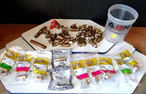 lot 66 image: LARGE LOT OF BRASS FITTINGS AS SHOWN