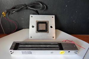 lot 107 image: MAGNETIC ELECTRIC DOOR LOCK