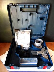 lot 135 image: BOSCH ROUTER CASE WITH COMPONETS AS SHOWN