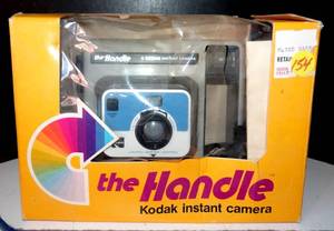 lot 154 image: VINTAGE 1976 KODAK INSTANT CAMERA-THE HANDLE IN ORIGINAL BOX