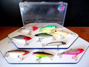 lot 165 image: LOT OF 9 - VINTAGE FISHING LURES - UNUSED