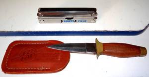 lot 255 image: PAKISTAN KNIFE & UNIVERSAL TOOL