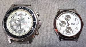 lot 266 image: CASIO QUARTZ WATCH & HUD MENS WATCH