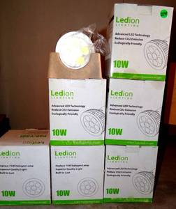 lot 274 image: LEDION LIGHTING - 10 WATT P30P30L BULB - LOT OF 6 NEW