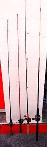 lot 338 image: LOT OF 4 - FISHING POLES WITH REELS AS SHOWN