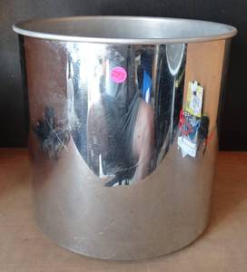 lot 293 image: LARGE POT - 12 TALL 12 ACROSS