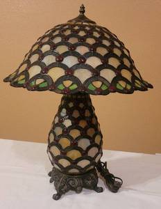 lot 41 image: TABLE TOP LAMP WITH SHADE IN STYLE AND COLORS SHOWN. APPROX. 24 H x 19 W. (MATCHES LOT #59)