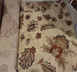 lot 88 image: 90 x 60 AREA RUG IN STYLE AND DESIGN SHOWN.