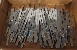lot 99 image: LOT OF APPROX. 100 KNIVES AS SHOWN.