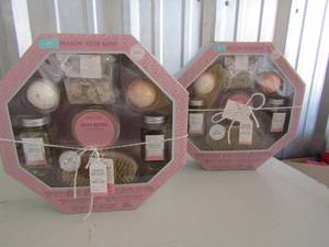 lot 78 image: Season your bath spa sets, qty 3 NIB  grapefruit, tropical coconut