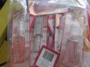 lot 79 image: Bag of Codicology fragrance mist qty 8