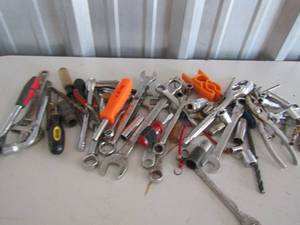 lot 85 image: Tool lot plyers, wrenches, sockets, screw drivers and more