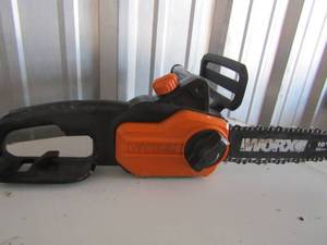 lot 86 image: 10 Worx electric chain saw
