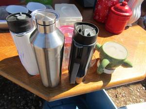 lot 106 image: Star wars coffee mug, various tumblers with lids