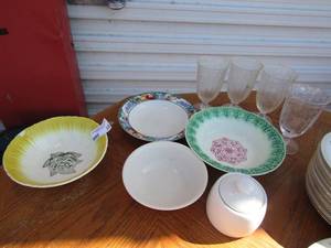 lot 108 image: 3 clear glass leaf dcor short stem glasses, 4 medium size dcor bowls and a cover sugar bowl