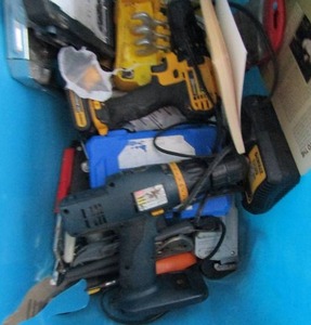 lot 171 image: various DeWalt drills and wrenches, staple gun and more