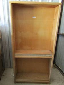 lot 35 image: 723610 blonde wood open front book shelf, good condition