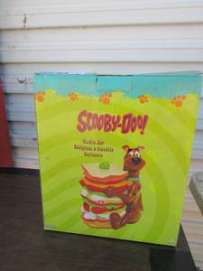 lot 17 image: Scooby Doo cookie jar comes in original box
