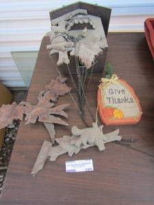 lot 185 image: Vintage wooden coo-coo clock needs lots of repair all pieces seem to be there for repair
