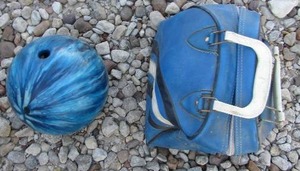 lot 214 image: 2 used bowling balls both right hand
