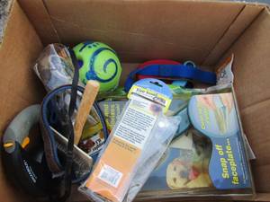 lot 226 image: dog lot includes a Wahl shaver, leashes, toys and more.