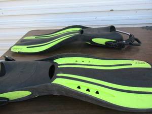 lot 251 image: SCUBA PRO Fins with spring heel strap XXL used but in good condition