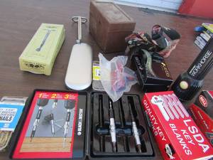 lot 253 image: Miscellaneous lot of tools includes, LSDA key blanks, nails, Scentsy dryer disks, and more