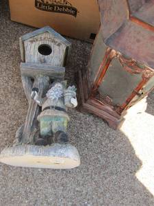 lot 35 image: 15  Welcome GNOME outside dcor, 15 Outdoor Lantern