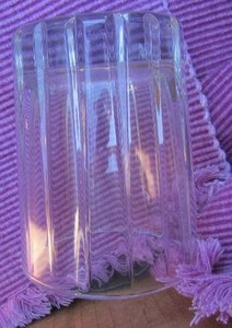 lot 49 image: Box of misc. kitchen glasses teacoffee