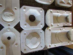 lot 75 image: ceramic mold lot 2 lone star molds, busy bee spoon rest and a bamboo
