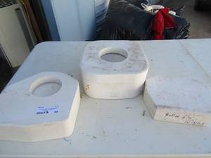 lot 88 image: Ceramic mold lot, butterfly wings, J-526 Hat mold, round tile with easel mold