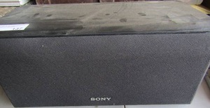 lot 137 image: Sony speaker with wire