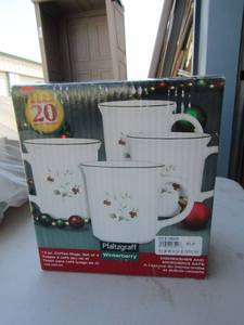 lot 11 image: set of 4 Pfaltzgraff handled winterberry coffee mugs, NIB