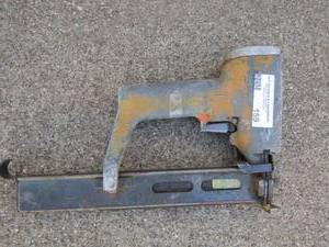lot 159 image: Medium air nail gun