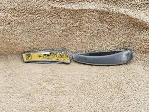 lot 51 image: Selection of 2 pocketknives