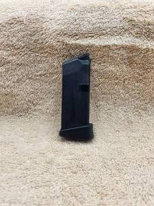 lot 61 image: Glock 9mm G43 Single stack magazine