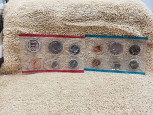 lot 69 image: 1972 Uncirculated Mint Set -Bureau of the Mint
