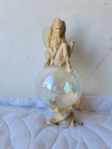lot 112 image: Vintage Rawcliffe bubble fairy