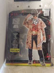 lot 204 image: Zombie Slayer costume