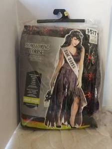 lot 213 image: Homecoming Corpse costume