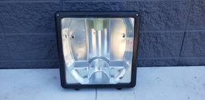 lot 30 image: Large Lithonia Lighting 400W Outdoor Light