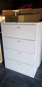 lot 74 image: HON 4-Drawer Lateral File Cabinet w Key